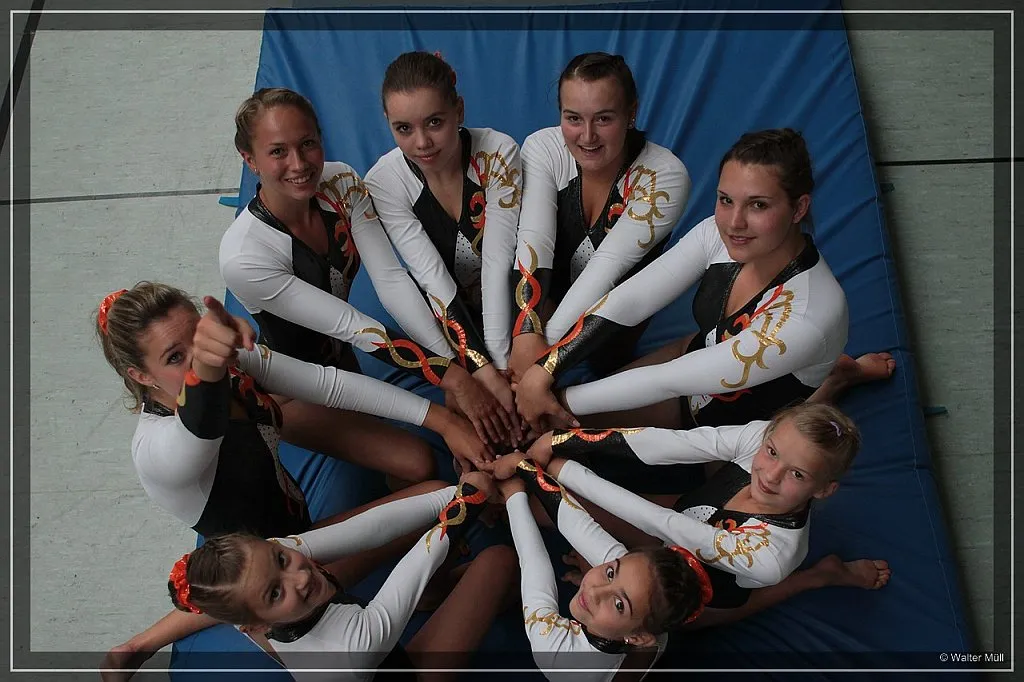 (Bild: Walter Müll): v. o. Tamara Waldmann, Semira Jagodzinksi, Lea Baas, Jeanine Wieland, Sandra Graf, Alexandra Vogel, Charlotte Wirth und Madlin Prestel